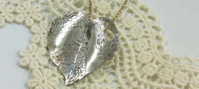 葉っぱのペンダント【彫金教室生徒さん作品】 葉っぱのペンダント【彫金教室生徒さん作品】