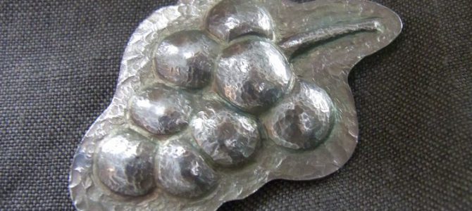 ぶどう【彫金教室生徒さん作品】 ぶどう【彫金教室生徒さん作品】